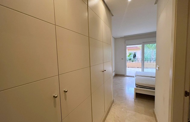 Herverkoop - Apartment - Marbella - Nueva Andalucía