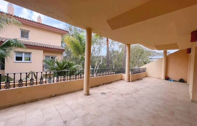 Revente - Apartment - Marbella - Nueva Andalucía