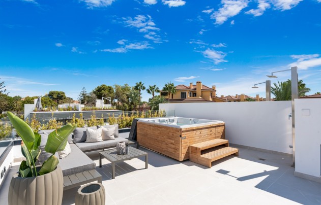 Resale - Villa - Marbella - Puerto Banús