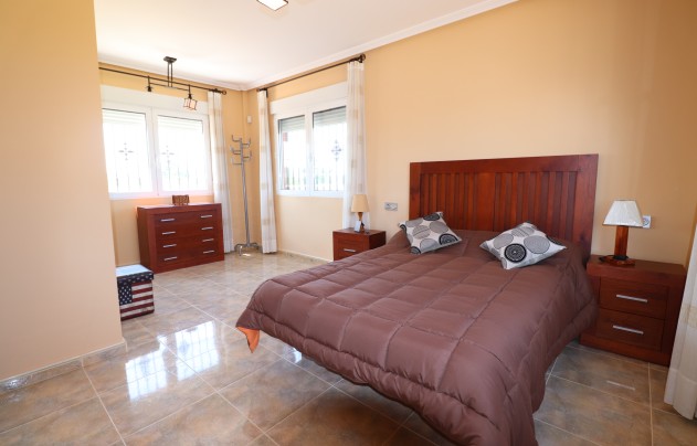 Resale - Villa - Algorfa