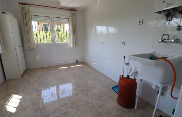 Resale - Villa - Algorfa