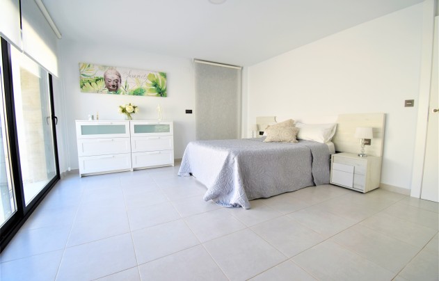 Resale - Villa - Orihuela Costa - Villamartín