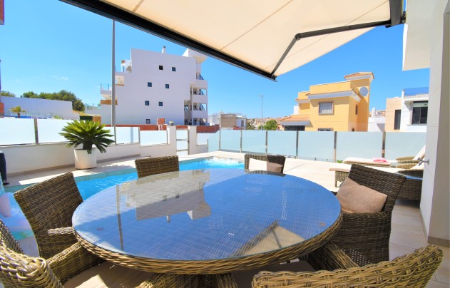 Resale - Villa - Orihuela Costa - Villamartín