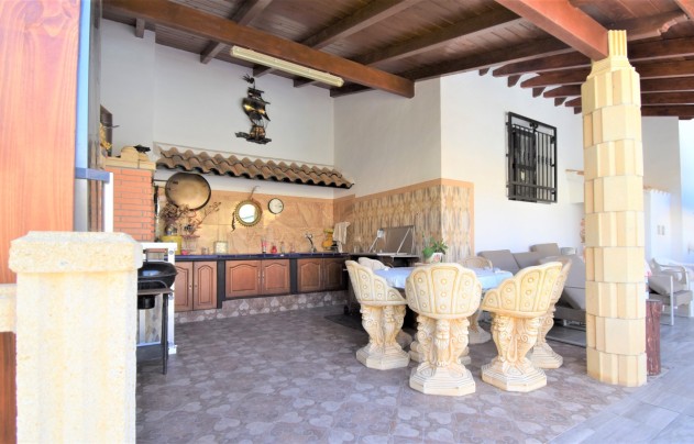 Resale - Villa - Orihuela Costa - Villamartín