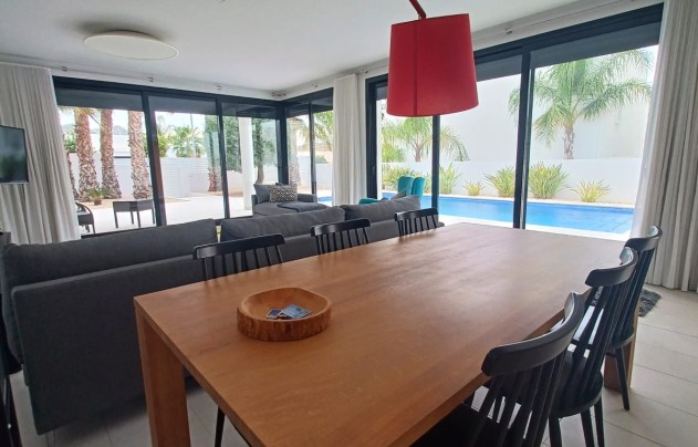 Resale - Villa - San Fulgencio - La Marina