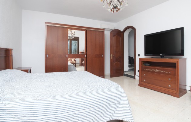 Resale - Villa - Torrevieja - La Mata