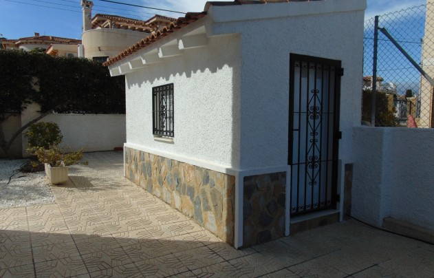 Resale - Villa - San Miguel de Salinas - Las Comunicaciones