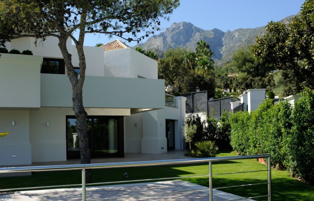 Resale - Villa - Marbella - Sierra Blanca