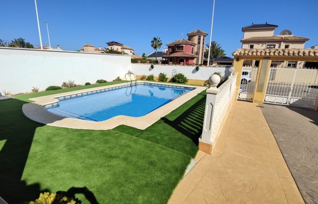 Revente - Villa - Orihuela Costa - La Zenia