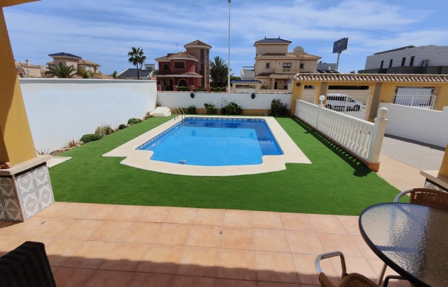 Revente - Villa - Orihuela Costa - La Zenia