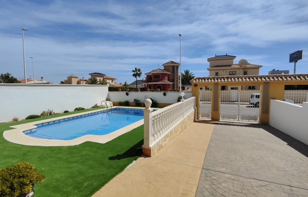 Revente - Villa - Orihuela Costa - La Zenia