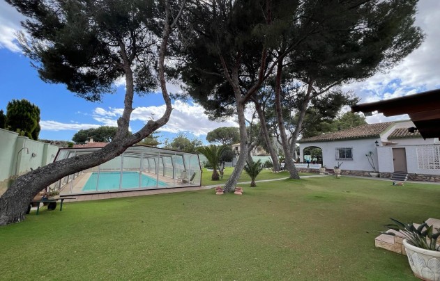 Herverkoop - Villa - Orihuela Costa - Campoamor