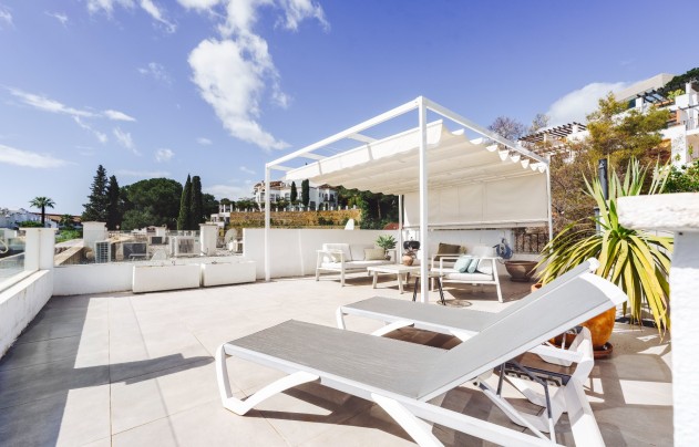 Resale - Apartment - Benahavis - La Quinta