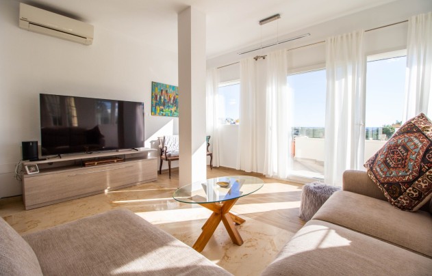 Resale - Villa - Orihuela Costa - Campos de Golf