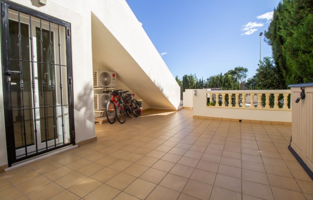 Resale - Villa - Orihuela Costa - Campos de Golf