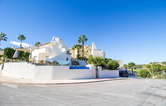 Resale - Villa - Orihuela Costa - Campos de Golf