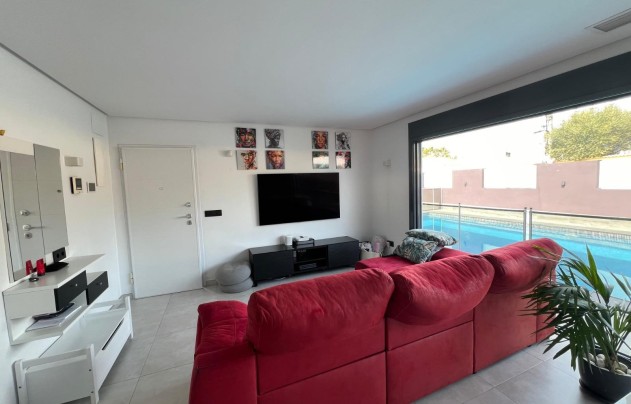 Resale - Villa - Torrevieja - El Chaparral