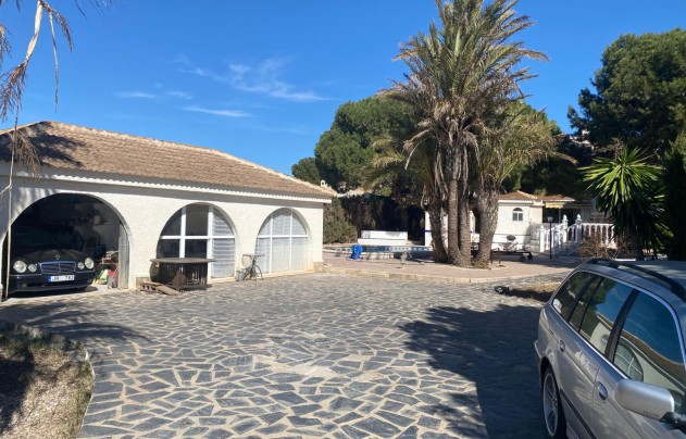 Resale - Villa - Torrevieja - El Chaparral