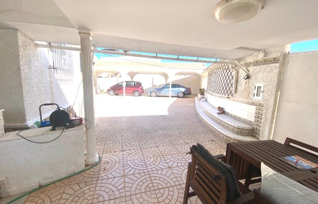 Resale - Villa - Torrevieja - El Chaparral