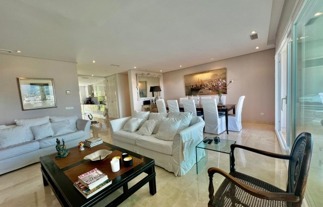 Resale - Apartment - Marbella - Nueva Andalucía