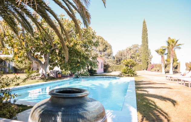 Resale - Villa - Benahavis