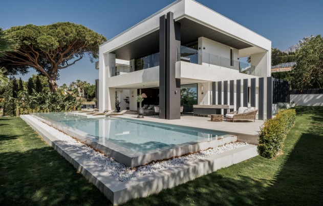 Resale - Villa - Marbella - Nagueles