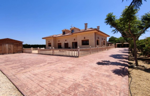 Resale - Villa - Aspe