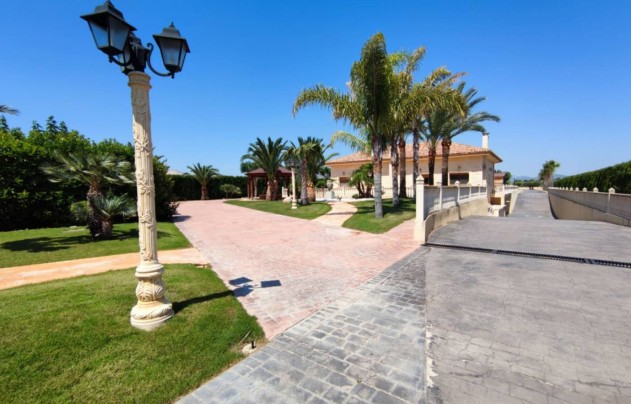 Resale - Villa - Aspe