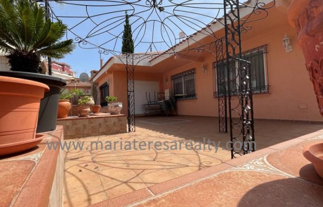 Resale - Villa - Los Urrutias - El Carmoli