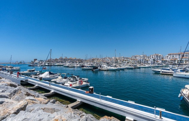 Resale - Apartment - Marbella - Puerto Banús