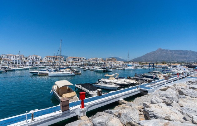 Resale - Apartment - Marbella - Puerto Banús