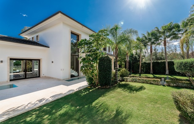 Herverkoop - Villa - Marbella - Nueva Andalucía