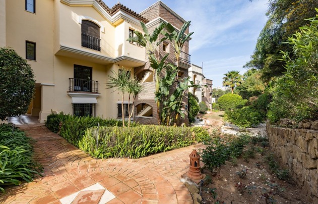 Resale - Apartment - Benahavis - Los Arqueros