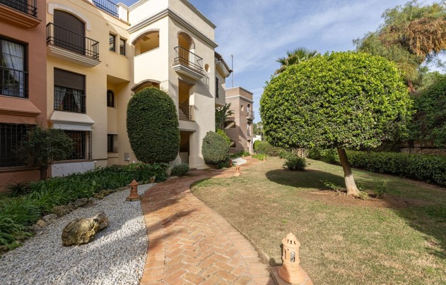 Resale - Apartment - Benahavis - Los Arqueros