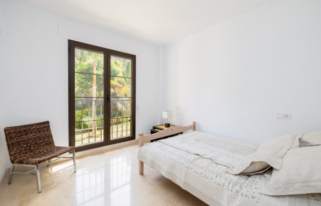 Resale - Apartment - Benahavis - Los Arqueros