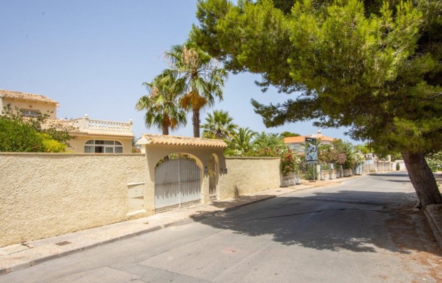 Resale - Villa - Orihuela Costa - La Zenia