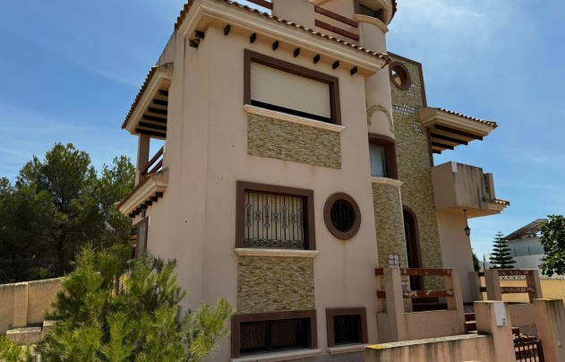 Resale - Villa - Orihuela Costa - Villamartín