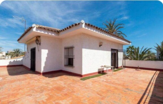 Resale - Villa - Orihuela Costa - Cabo Roig