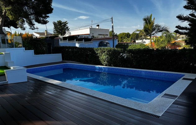 Resale - Villa - Torrevieja - Los Balcones