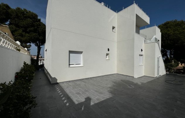 Resale - Villa - Torrevieja - Los Balcones