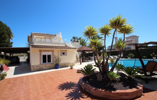 Resale - Villa - Torrevieja - Punta Prima