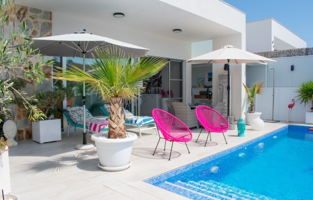 Resale - Villa - Torrevieja - El Chaparral