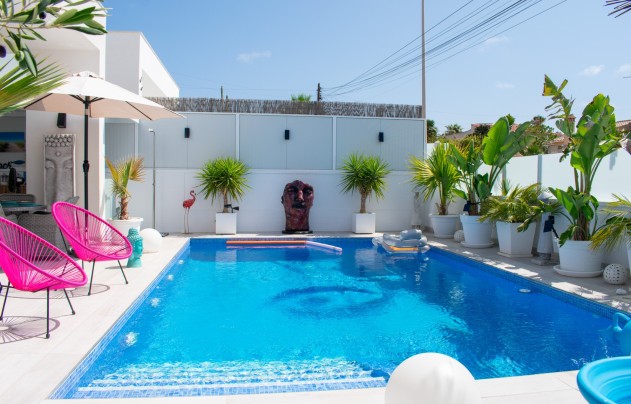 Resale - Villa - Torrevieja - El Chaparral