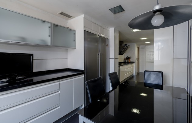 Resale - Apartment - Alicante - Center