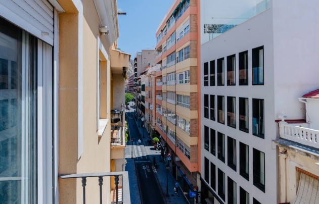 Resale - Apartment - Alicante - Center