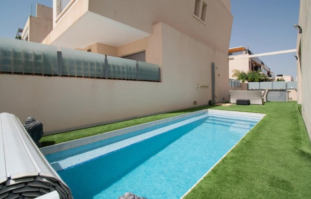 Resale - Villa - Orihuela Costa - Mil Palmeras