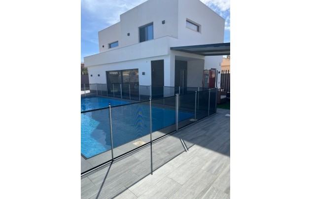 Resale - Villa - Torrevieja - El Chaparral