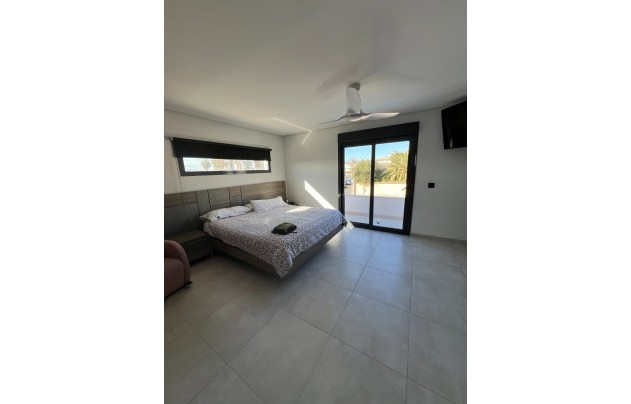 Resale - Villa - Torrevieja - El Chaparral