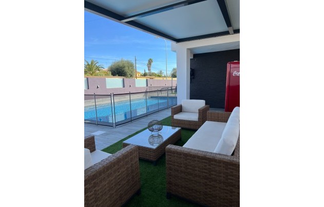 Resale - Villa - Torrevieja - El Chaparral