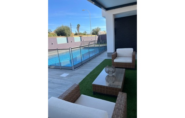 Resale - Villa - Torrevieja - El Chaparral